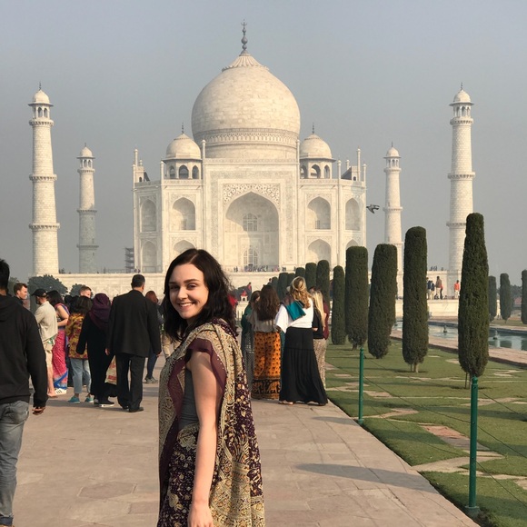 Meet your Posher, Lauren - Picture 3 of 5